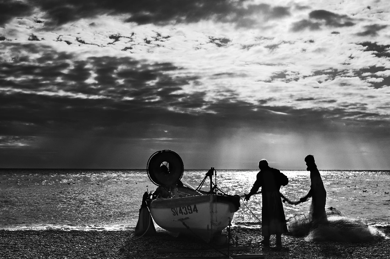 Sistemazione Delle Reti - The Professions of the Sea gold by Aldo Costa, See in the Sea underwater photography contest