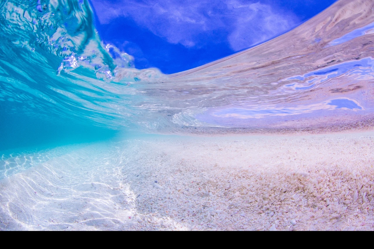 Tranquility - Waves runner up by Beth Watson, See in the Sea underwater photography contest